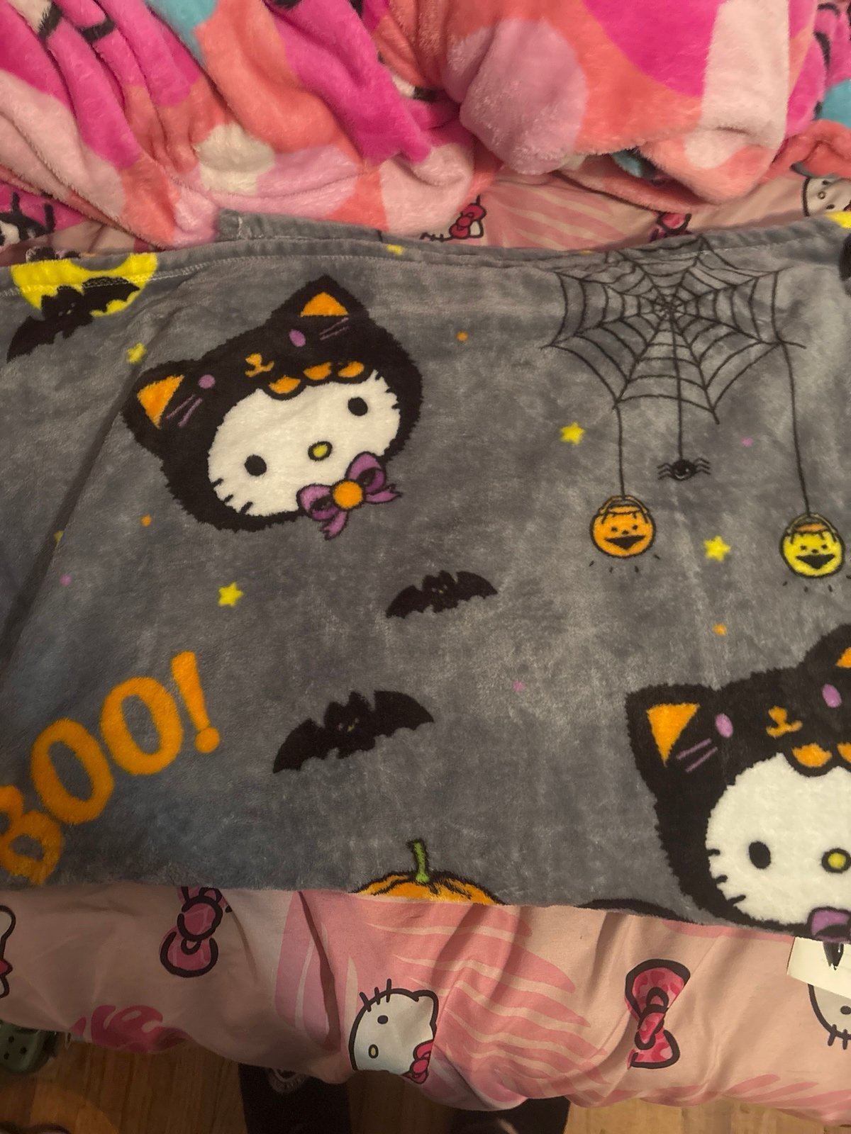 Hello kitty halloween blanket