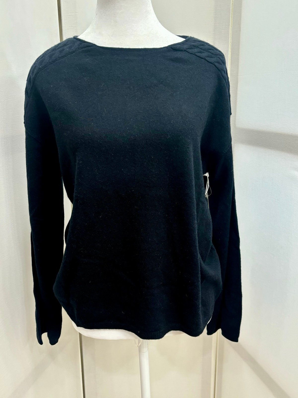 Nordstrom Wool and Cashmere Sweater. Black. Size small