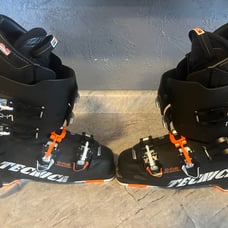 Tecnica Mach 1 LV men’s ski boots