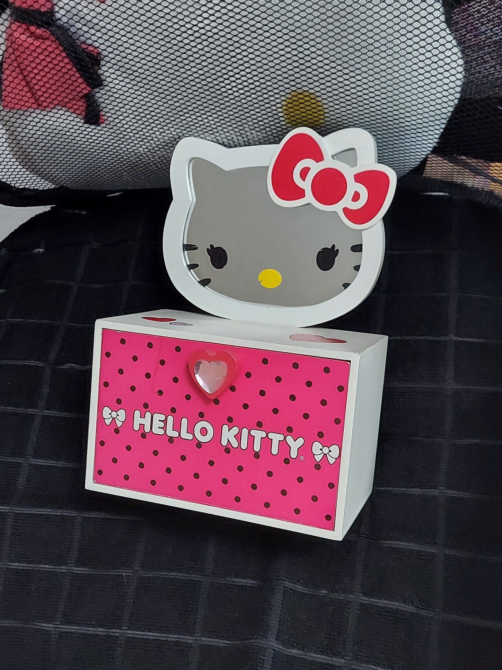 Hello Kitty jewelry box toy