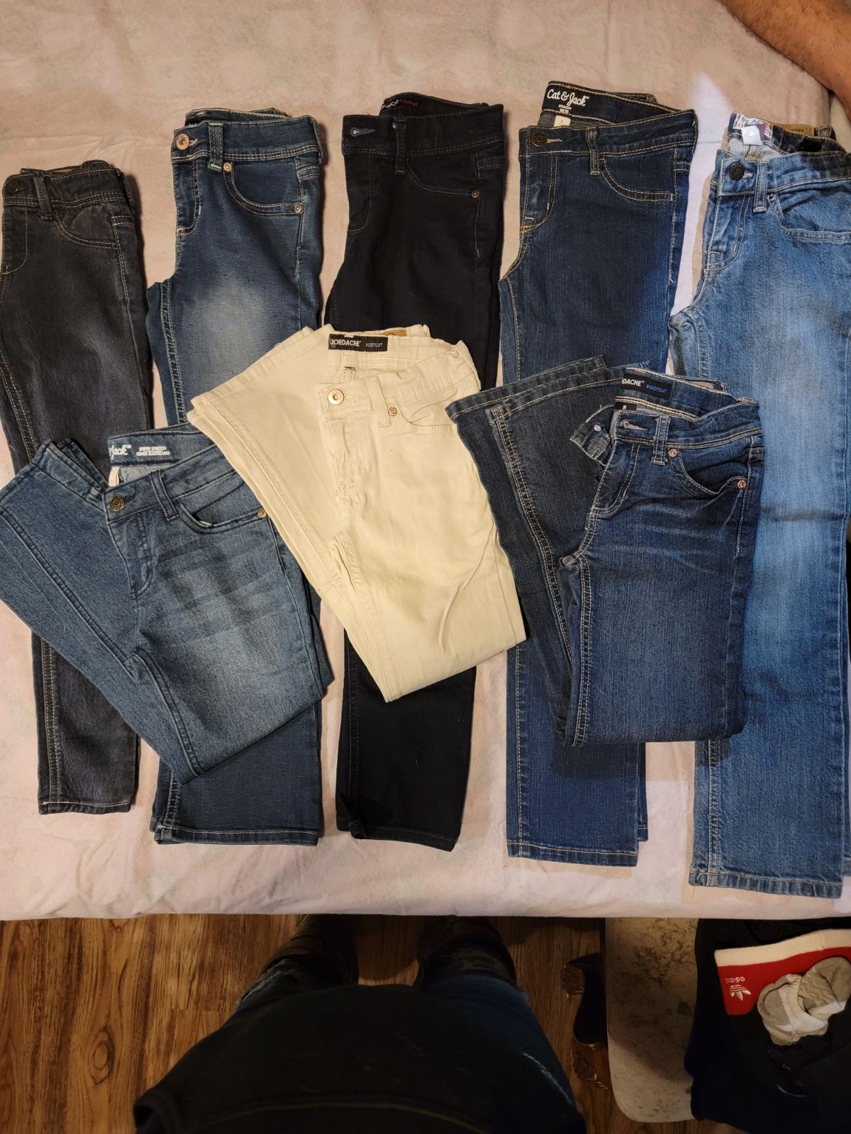8 pairs girls jeans