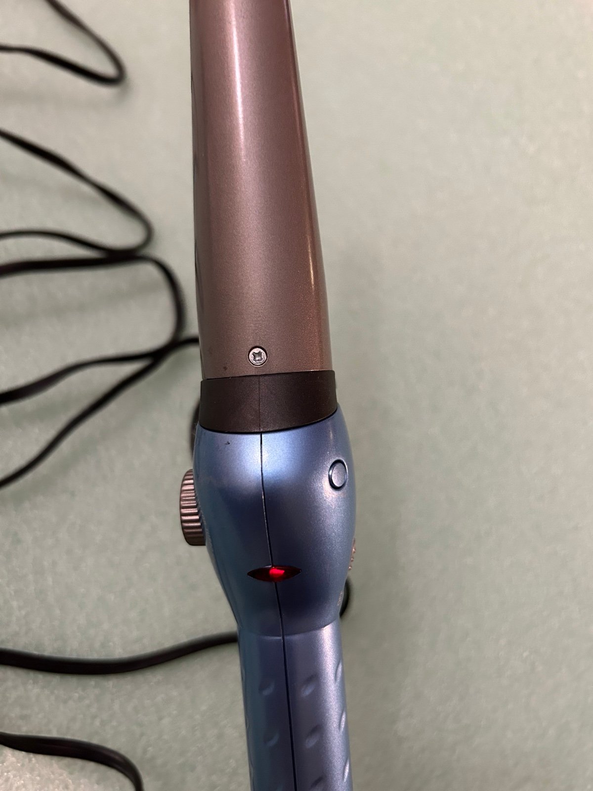 Babyliss pro nano titanium curling wand Silver And Blue working fine