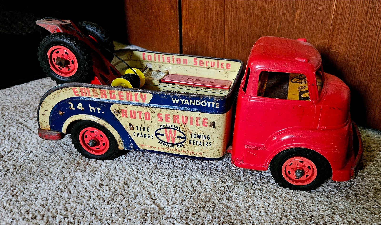 Wyandotte Emergency Auto Service Toy Truck