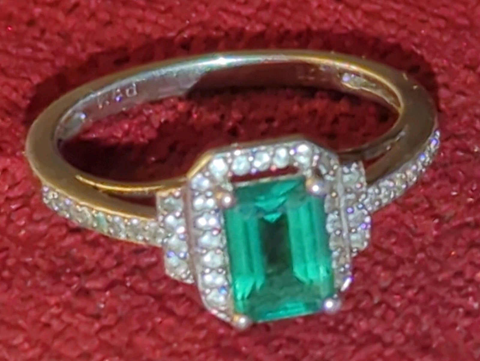 Woman's Engagement ring