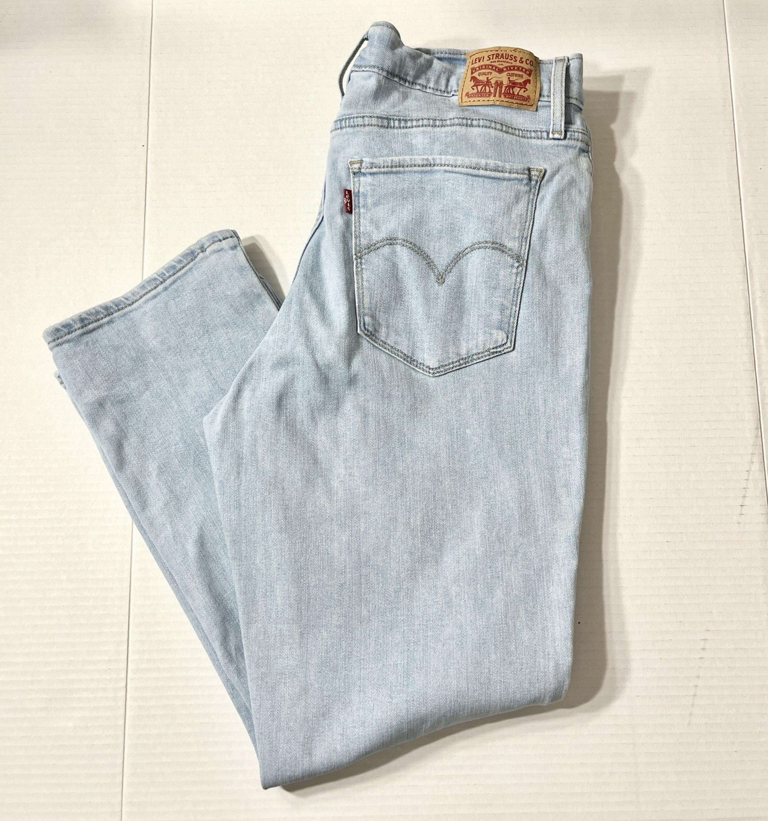 724 Jeans Women’s 32 High Rise Straight Crop Fit Distressed Boho Chic - Levi's