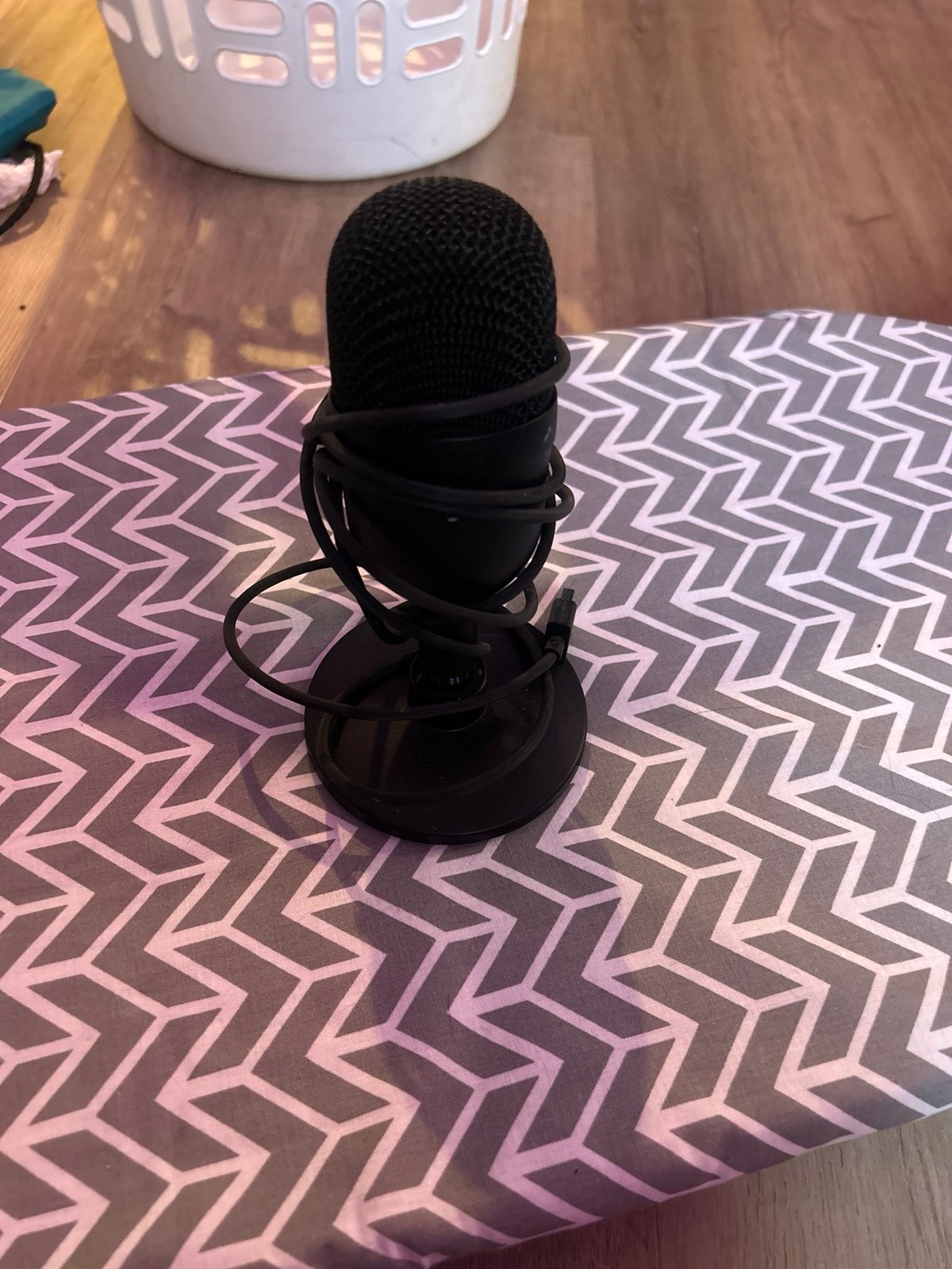 Razer microphone and mic stand