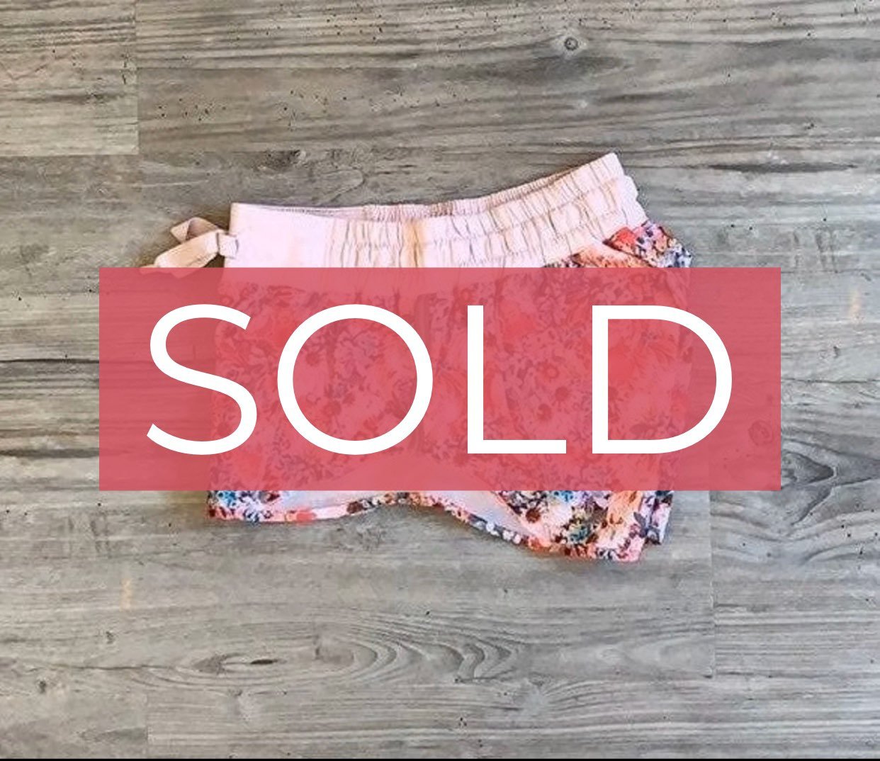 SOLD!!! Lululemon Hotty Hot Short Size 2