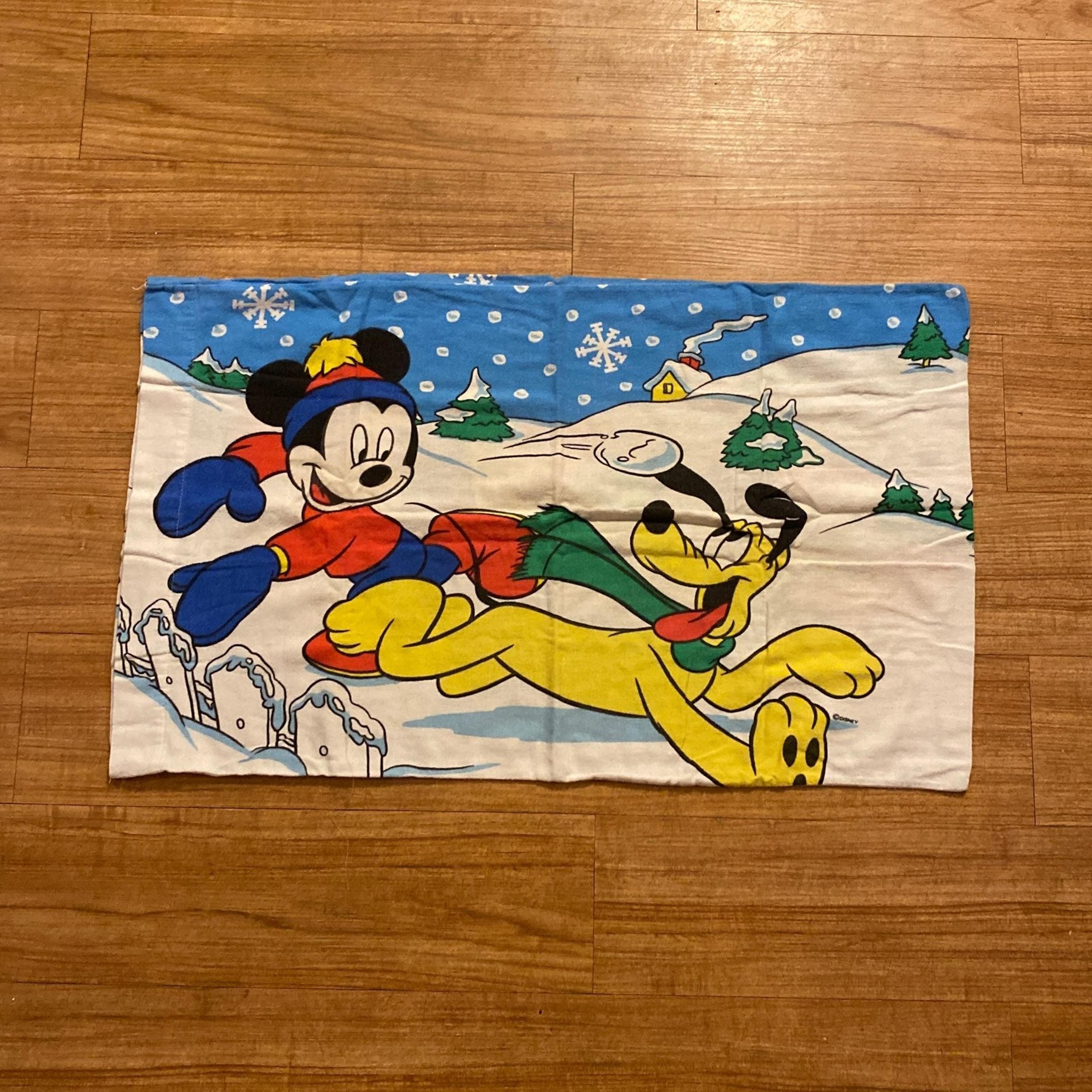 Vintage Disney Mickey Mouse Pluto & Goofy Winter Snow 100% Cotton Pillowcase
