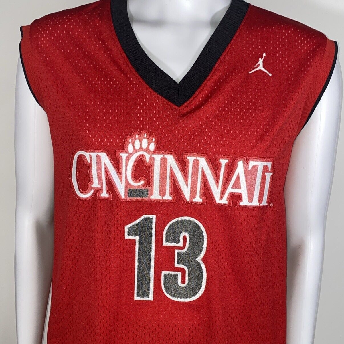 University of Cincinnati Bearcats #13 Basketball Jersey Jordan - Sz XL Length +2