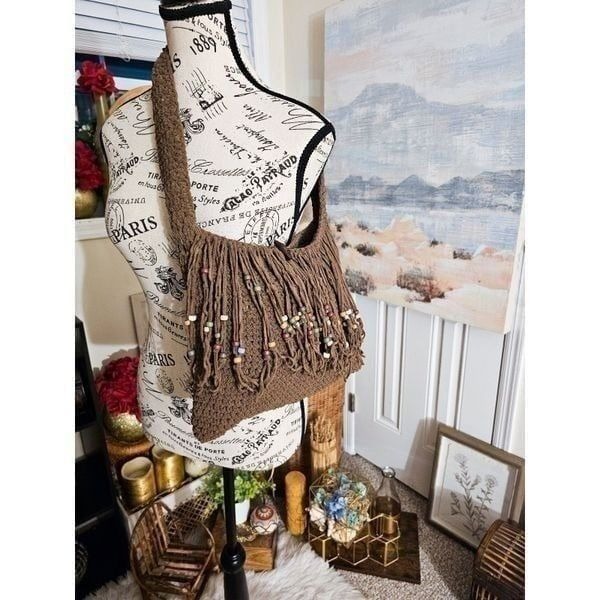 New Bouncy Chinelle Yarn Beaded Fringe Shoulder Bag.