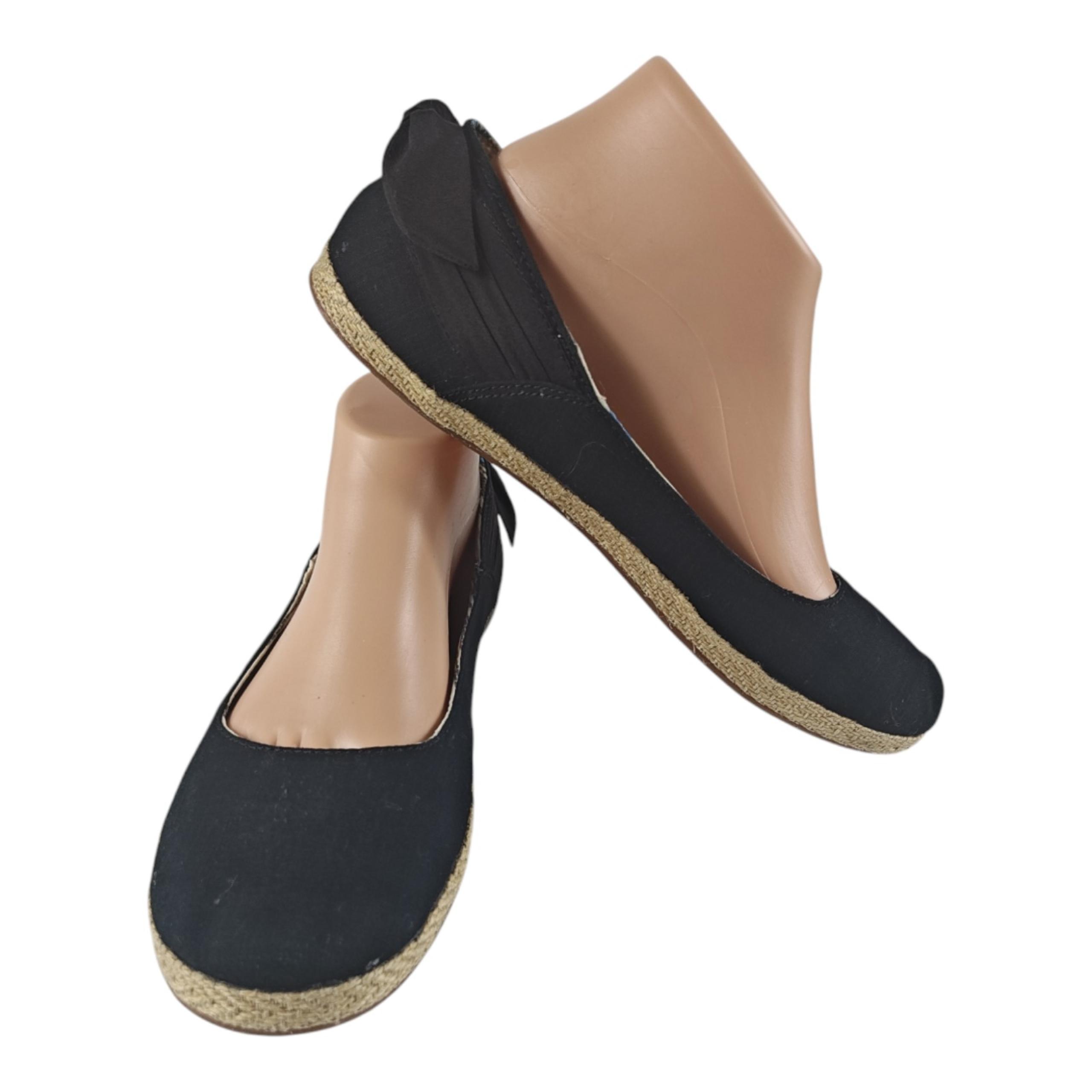 UGG Australia Women's Indah Slip-on Canvas Black/Gray Ballet Flats 9