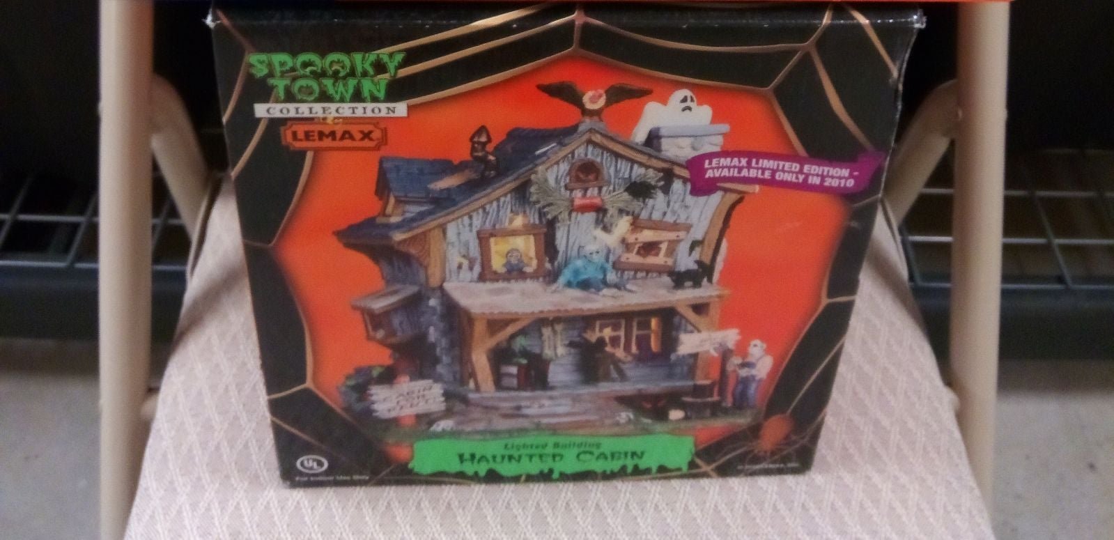 Lemax - Haunted Cabin - NEW