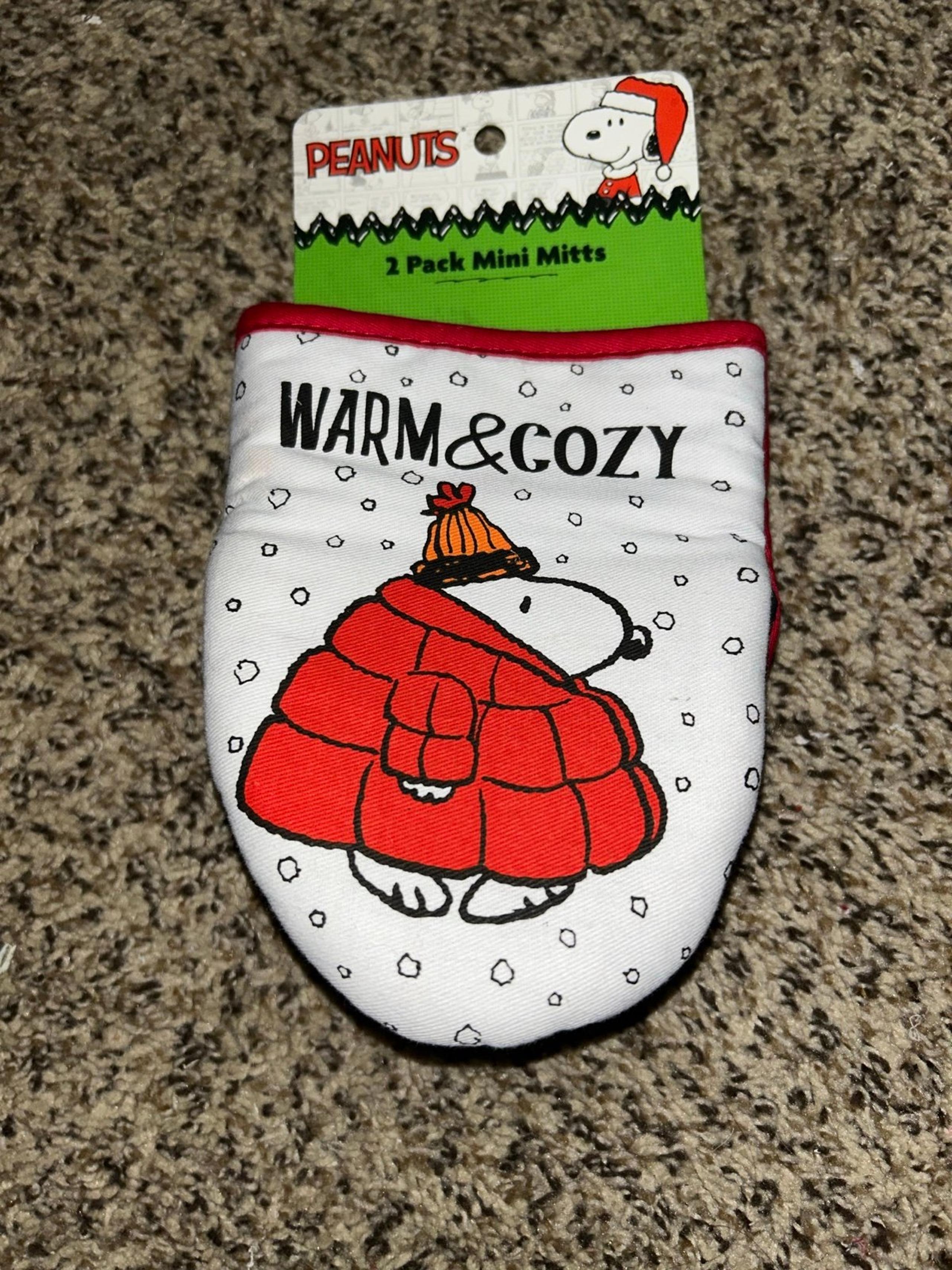 Snoopy Christmas Oven Mitts