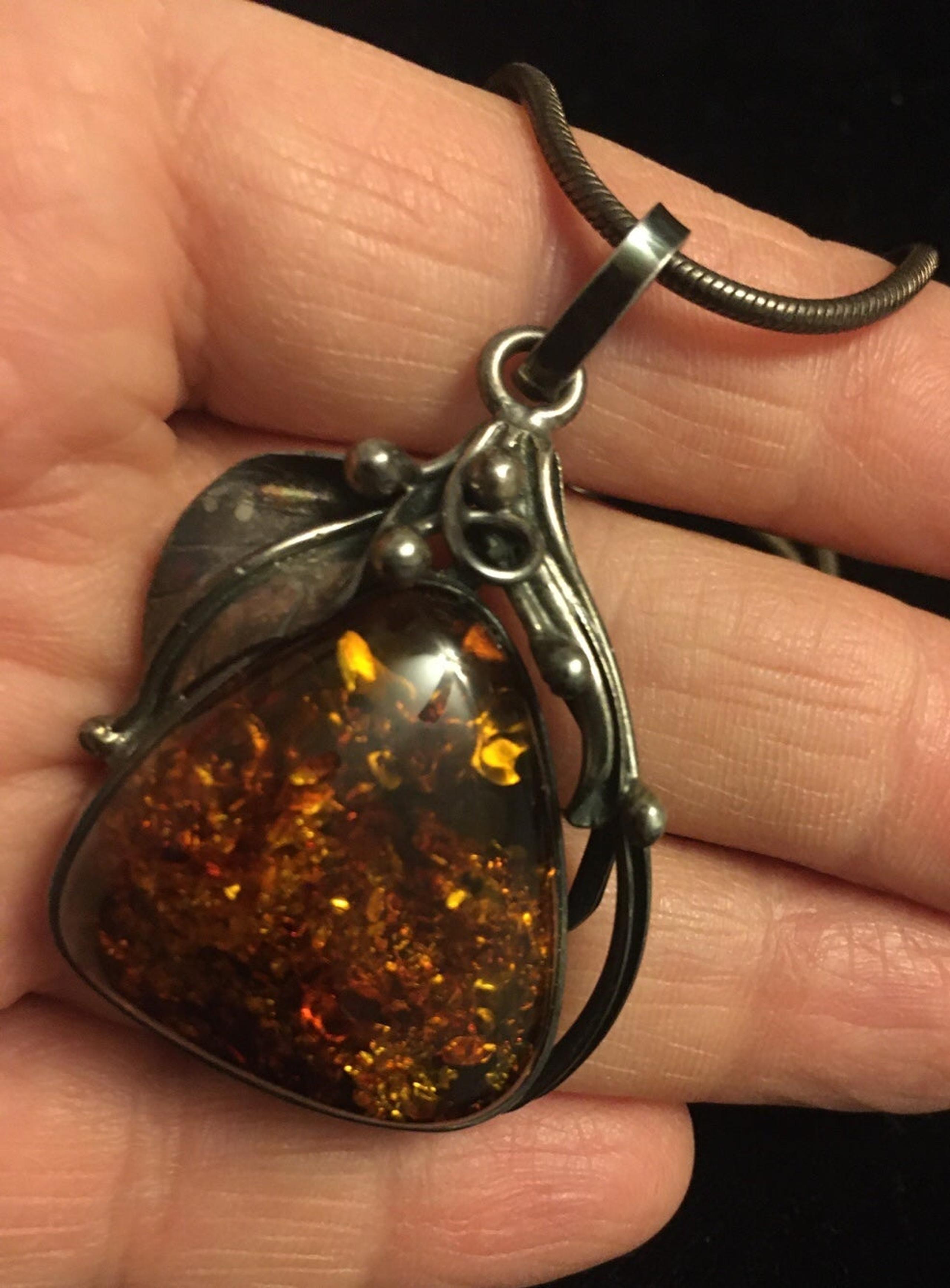 BALTIC AMBER HUGE PENDANT NECKLACE STERLING VINTAGE  NECKLACE 22” SNAKE CHAIN