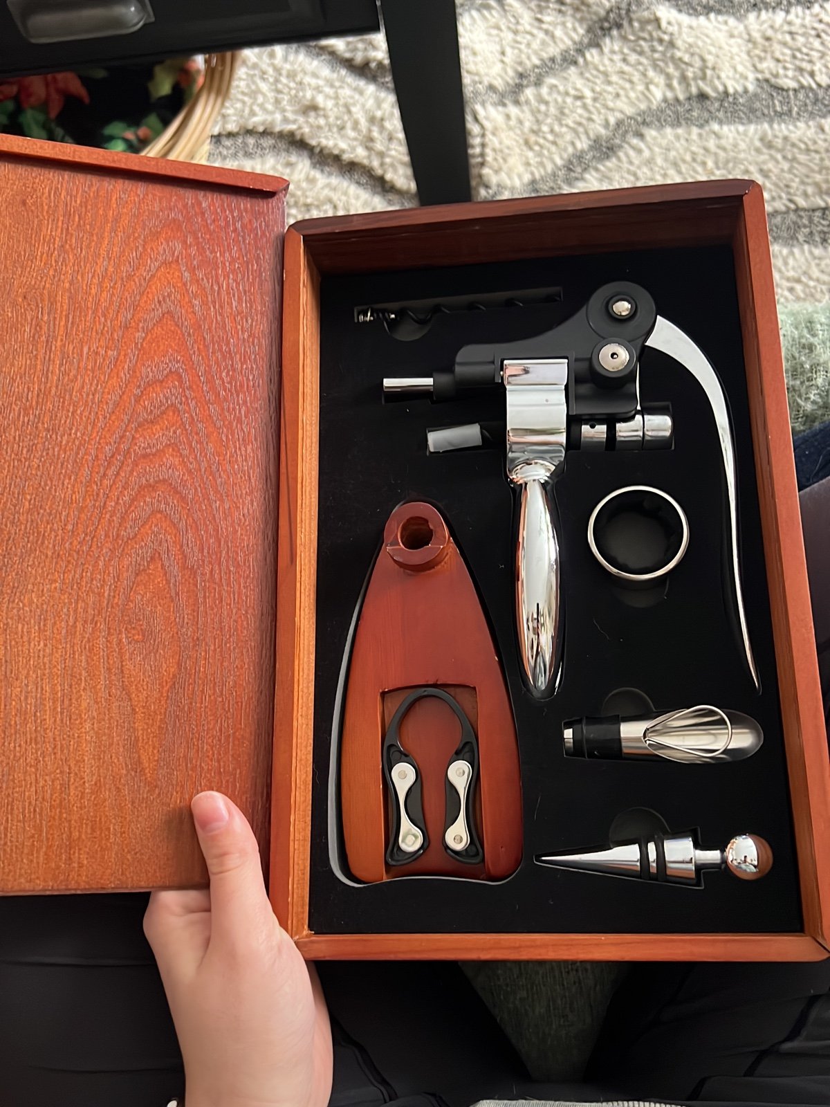 Wine accessory kit