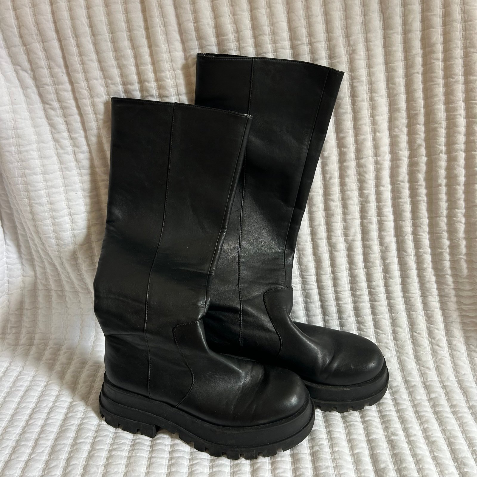 Zara women’s leather boots with track sole black 38 US size 8