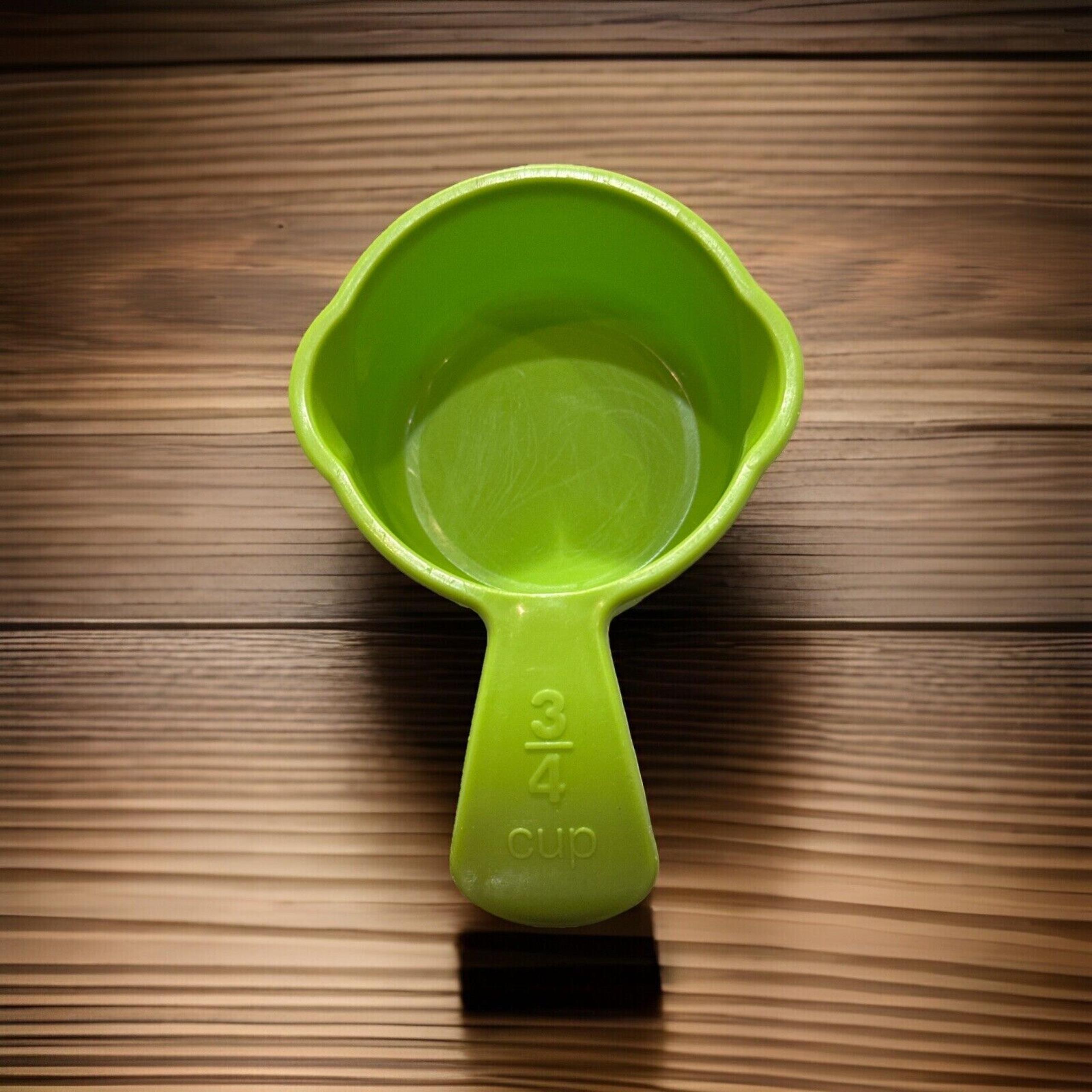 Tupperware 3/4 Measuring Cup 6136A-1 Green