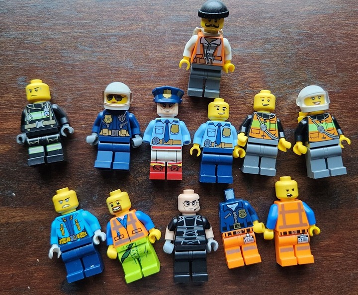 LEGO Minifigure Lot of 12 - City - Cops Police Robbers Bad Guys Etc