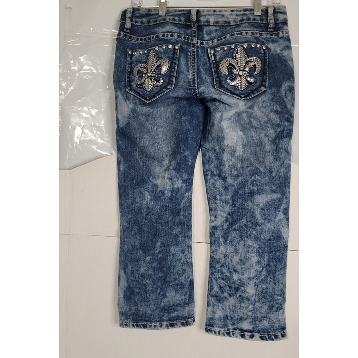 Rue 21 Distressed Crop Jeans - Curvy 5/6 embellished pockets acid washed sexy