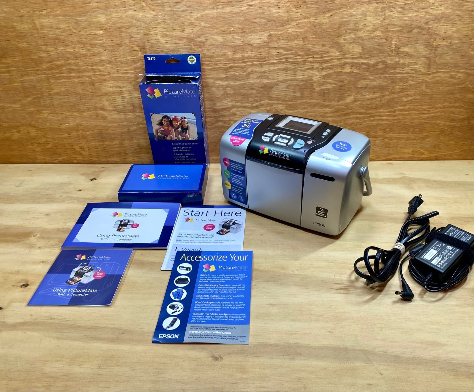 Epson PictureMate Personal Photo Lab Deluxe 500 Portable Printer Model B351A