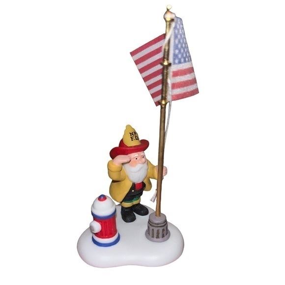 Dept 56 Raising the flag at the North Pole figurine