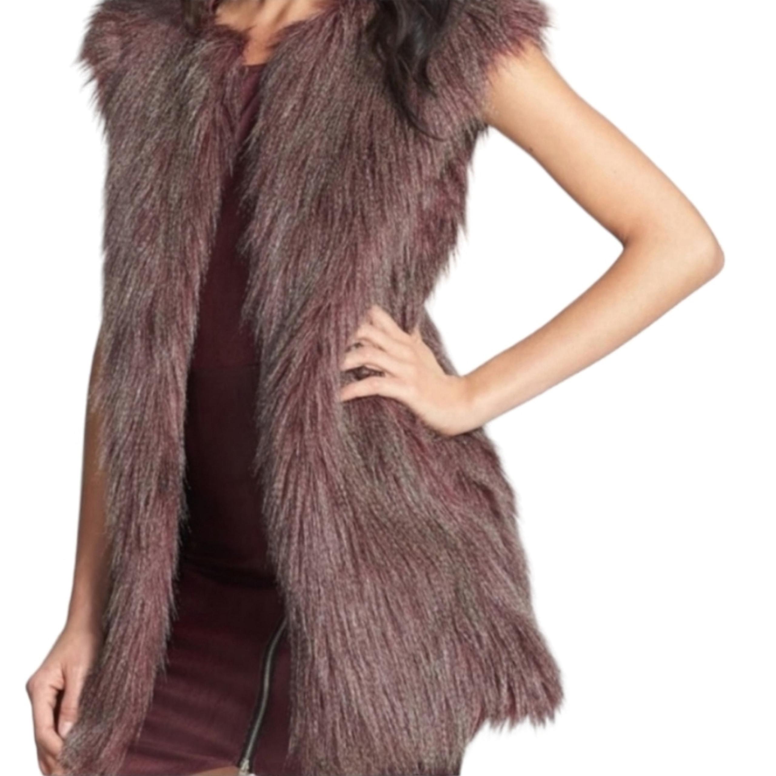 NWT Romeo & Juliet Couture faux fur strong shoulder vest Medium