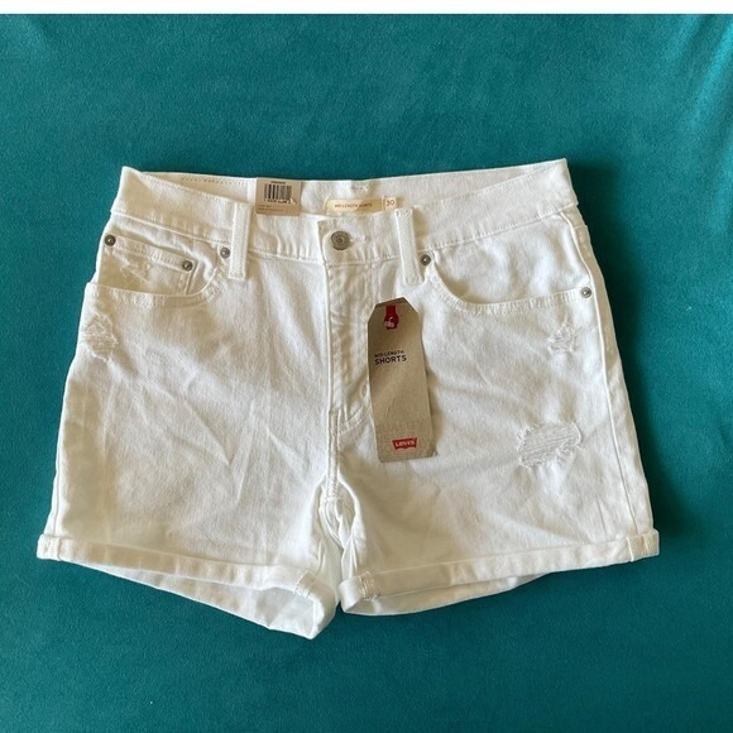Levi's Mid Length White Denim Shorts Distressed Cuffed Hem Size 30