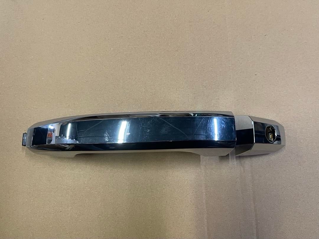 14-18 Chevy Silverado GMC Sierra /15-18 Chevy Tahoe Suburban chrome front drive