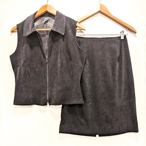 VINTAGE black velour zip up vest and knee length a-line skirt career preppy