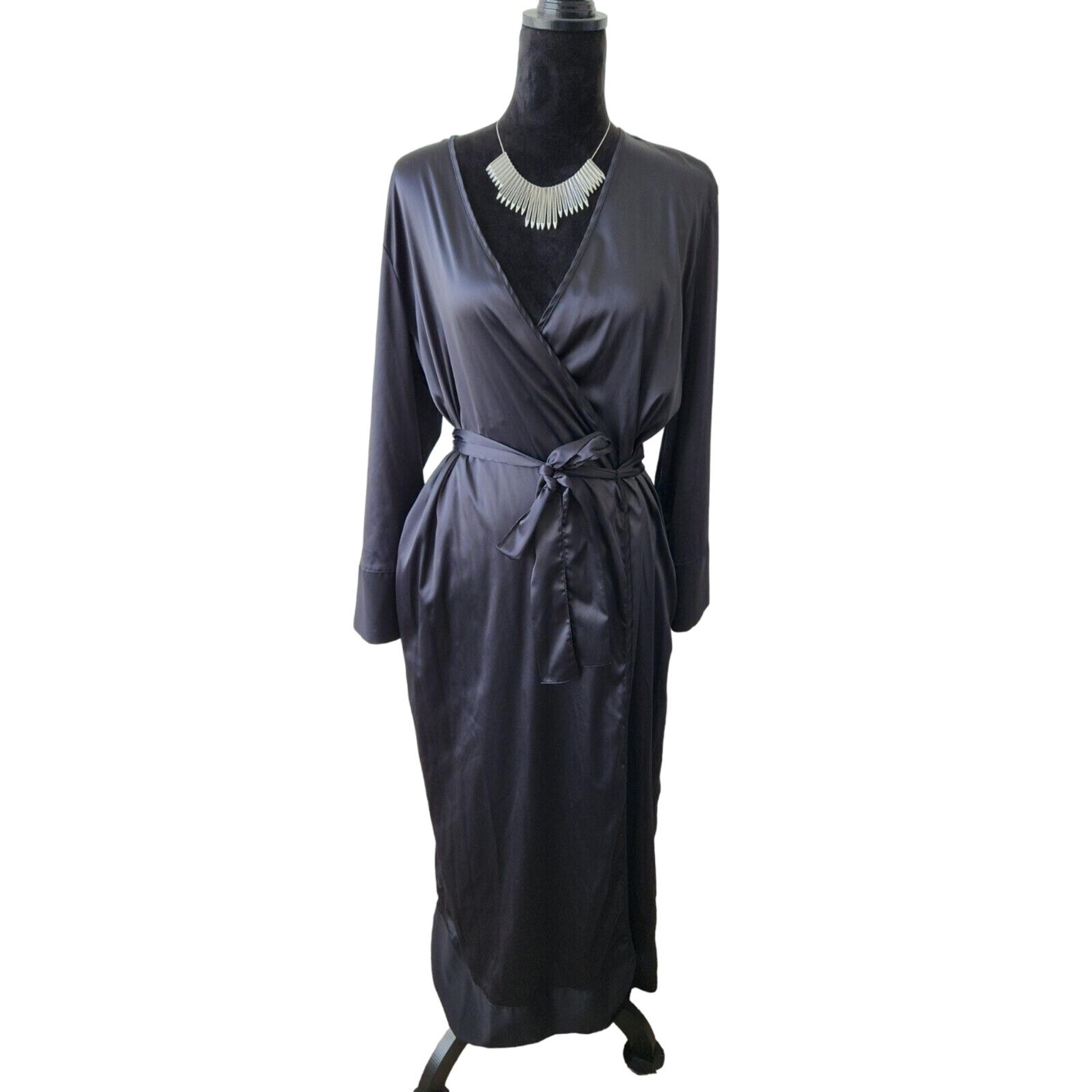 Cabernet Long Black Silky Satin Robe kimono Women’s Size M Sleepwear