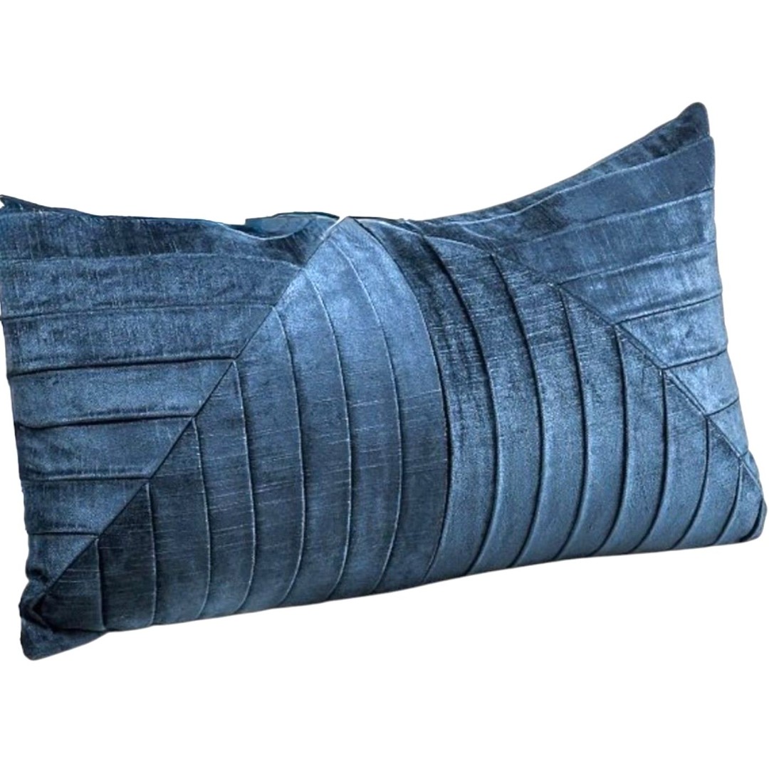 Villa by Classic Home/Pottery Barn Xiomara Velvet Pillow Cover Nightfall Blue