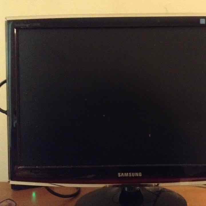Samsung HDTV monitor and TV 2HDMI