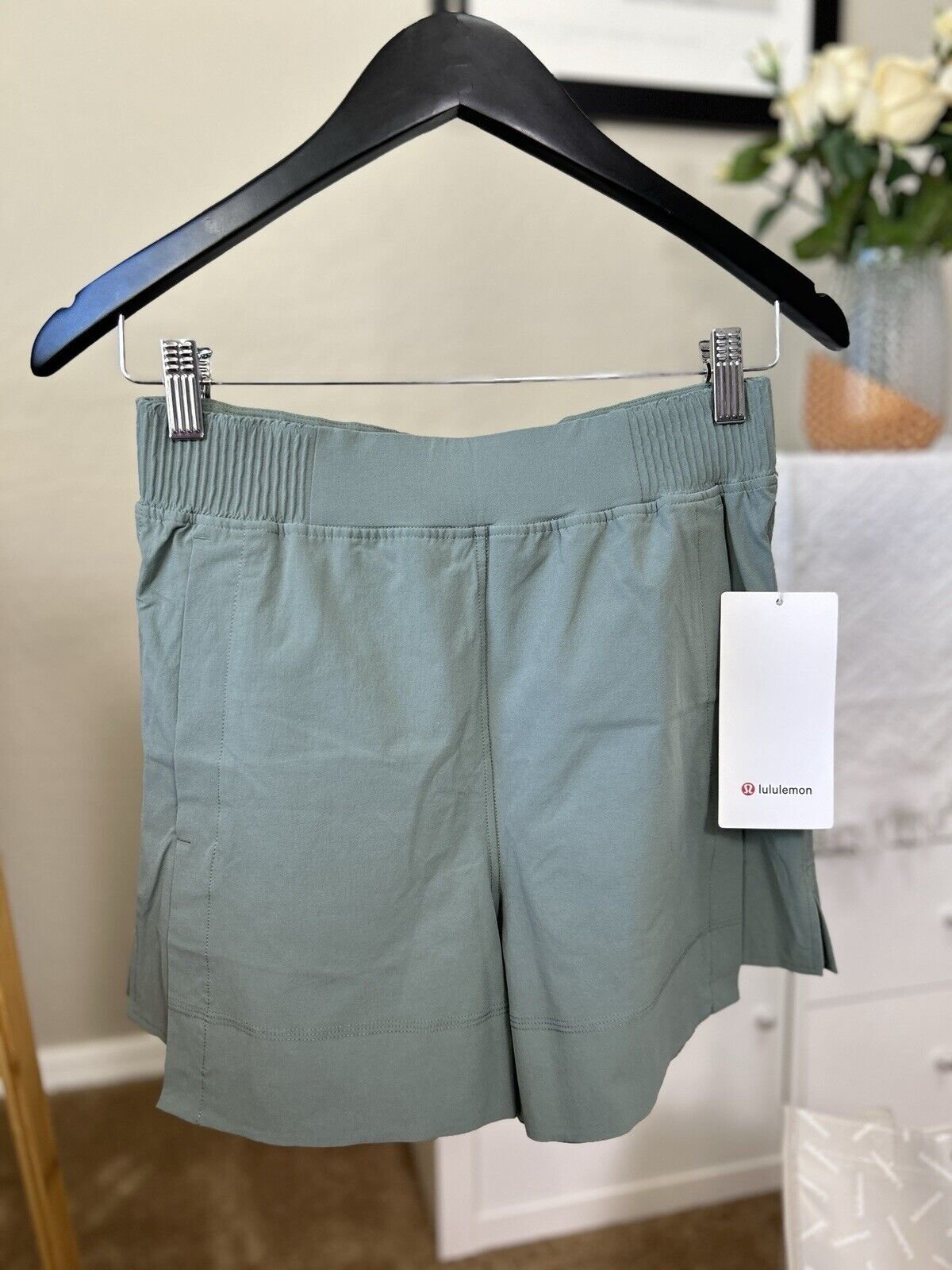NEW88 Lululemon Stretch Woven Relaxed Fit HR Short 4 - GREU - Size S