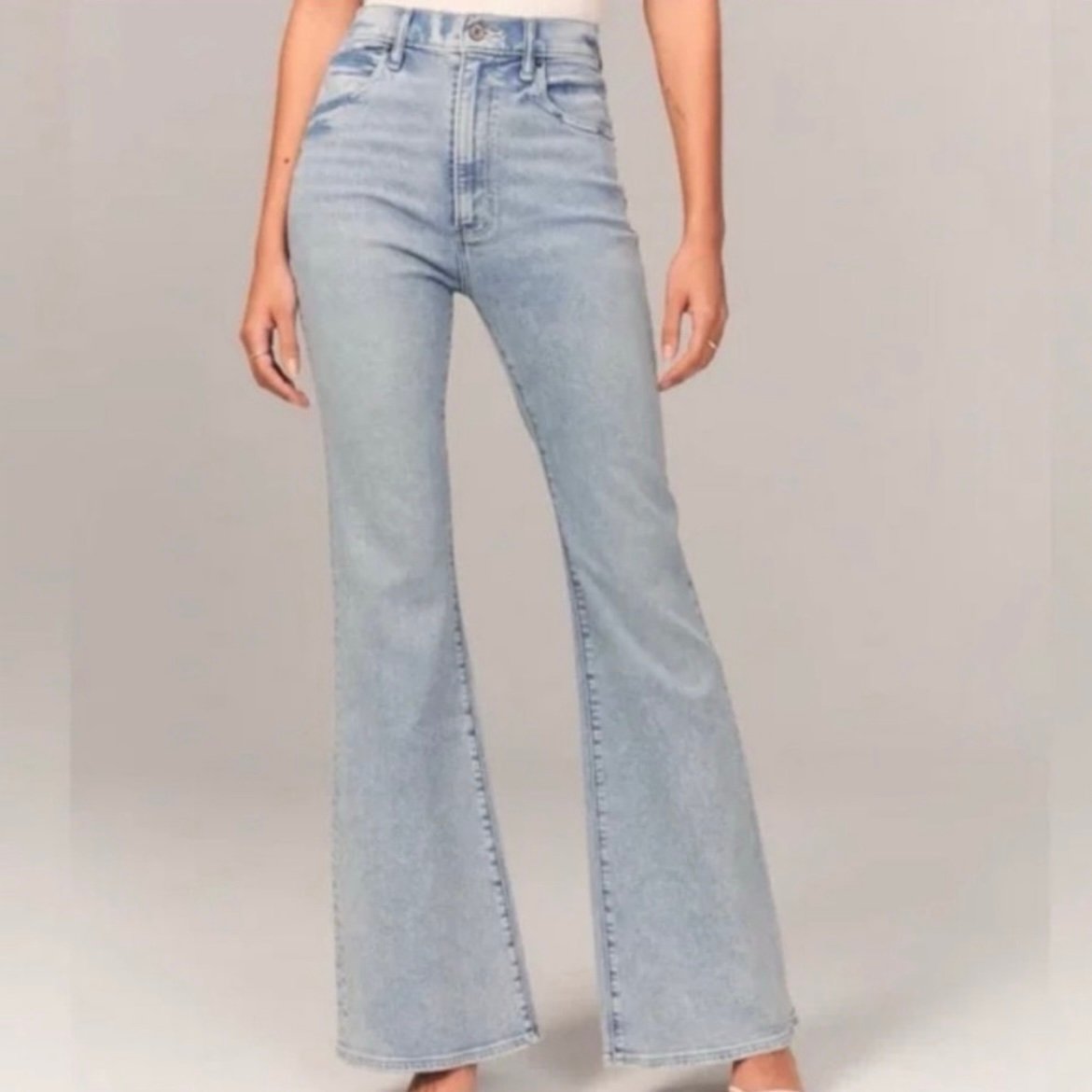 Abercrombie & Fitch The Vintage Flare High Rise Light Jeans Size 4 Long / 27