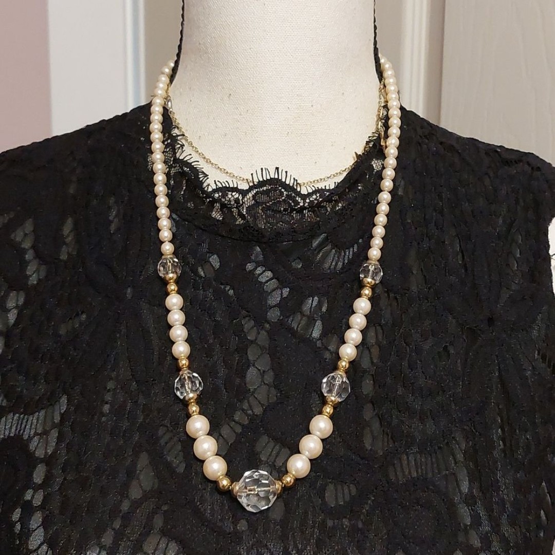 Vintage Cream Faux Pearls and Faceted Glass Crystals Bead Necklace