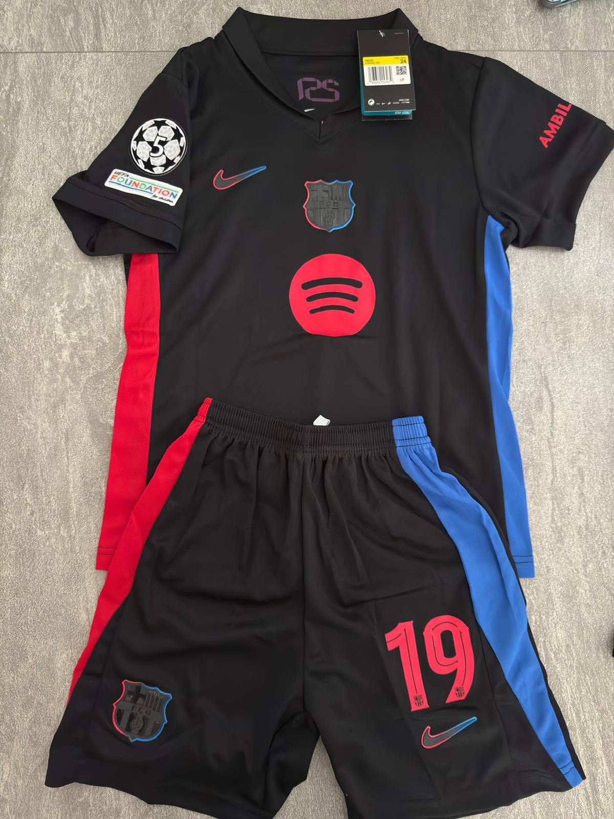 Kids Barcelona Away size 24 Youth Large Lamine Yamal 19 (for ages 8-9)