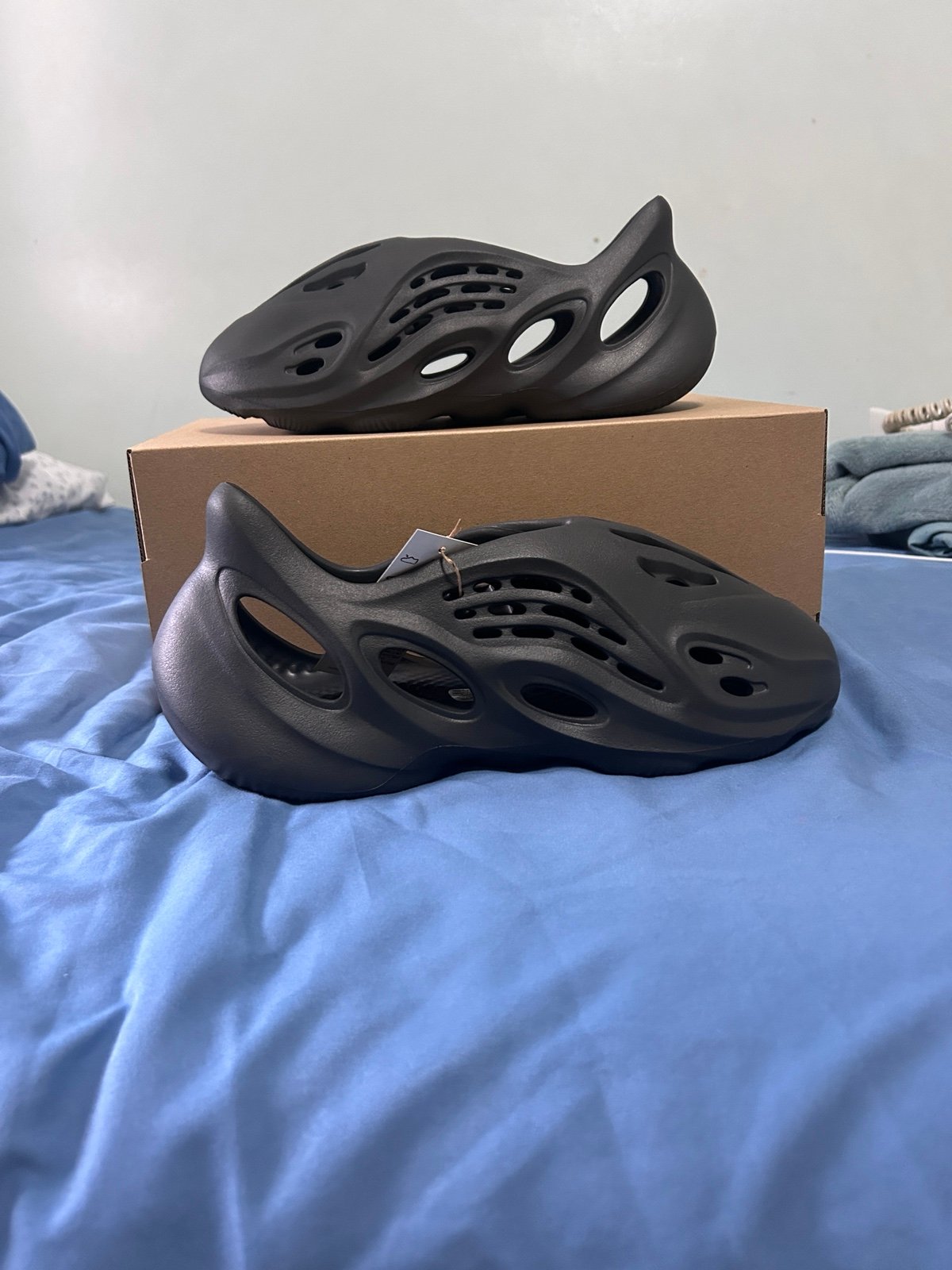 Yeezy FoamRunner Onyx Size 10
