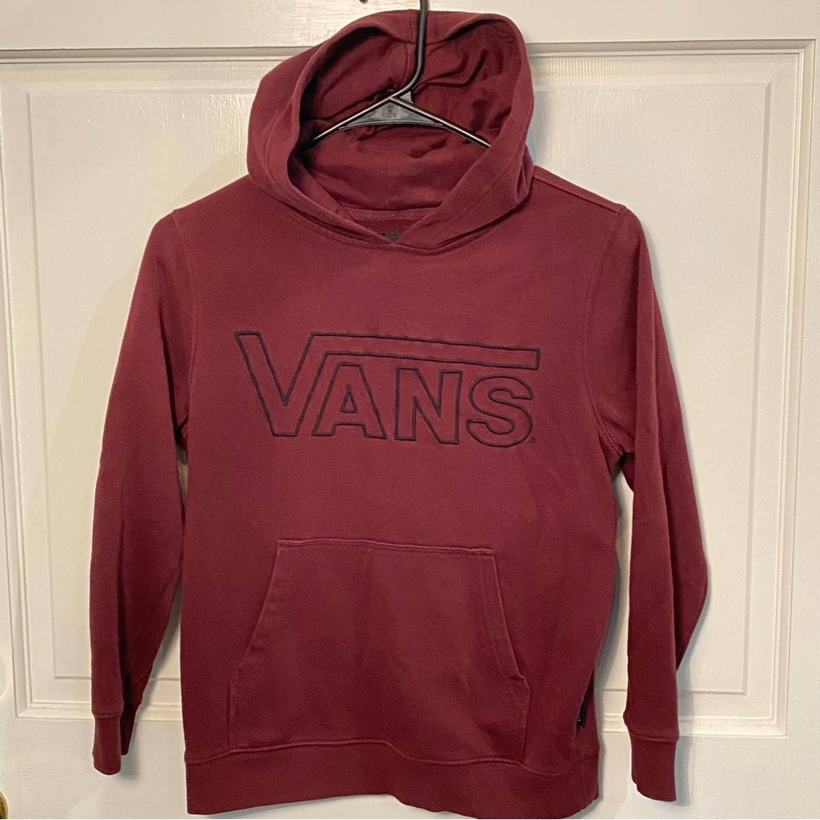 Vans drop v deals black & red hoodie