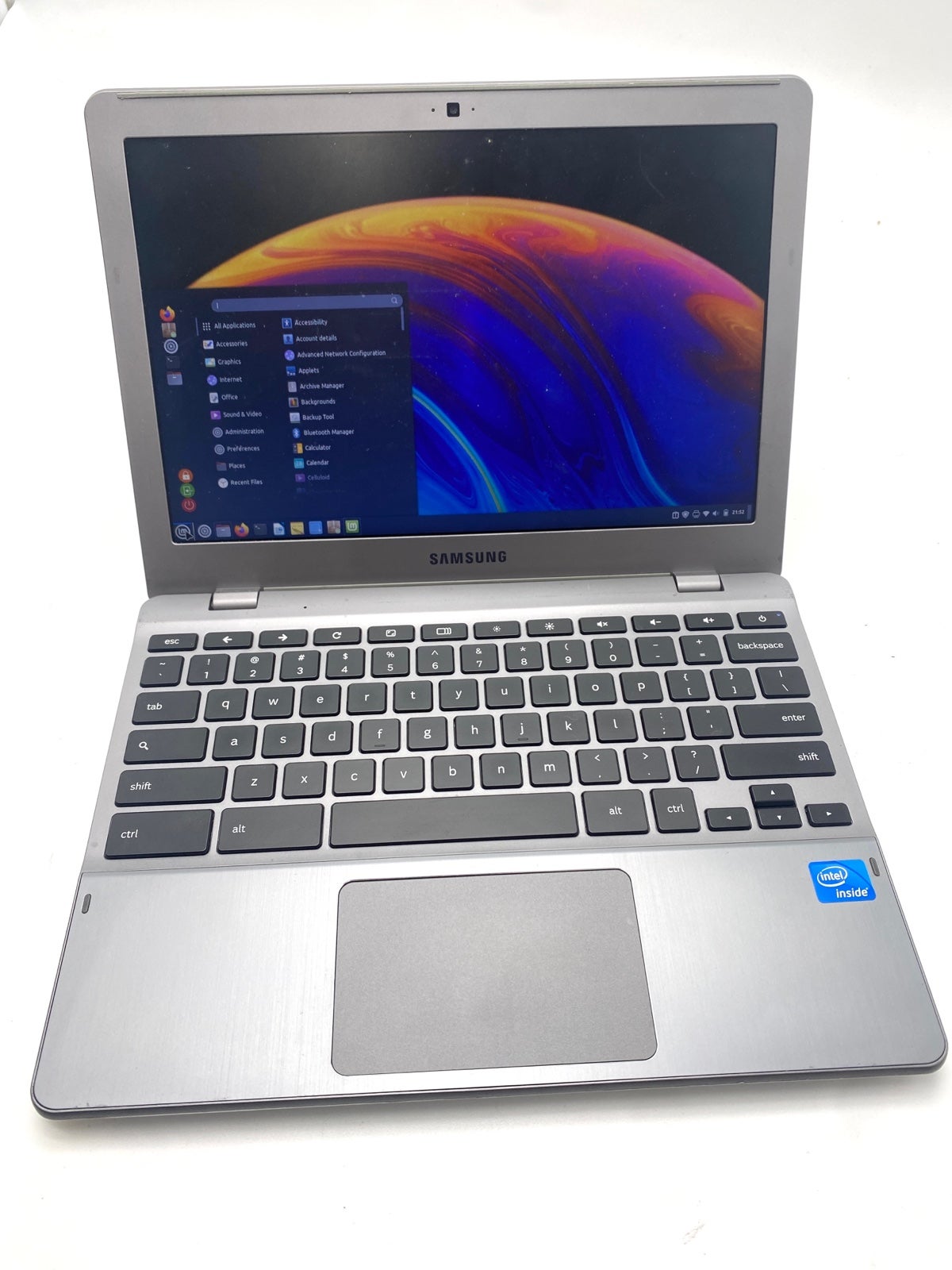 Samsung Notebook 11.6'' Intel Celeron 867 1.3GHz 4GB 16GB - Linux Mint (10) Samsung Notebook 11.6'' Intel Celeron 867 1.3GHz 4GB 16GB - Linux Mint (10)
