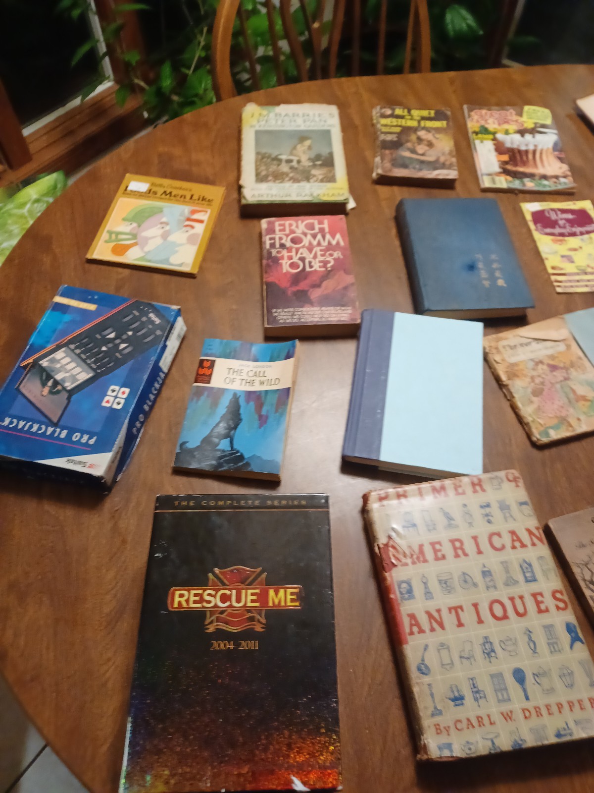 Books lot vintage books quite a bit in calue just 60 bucks