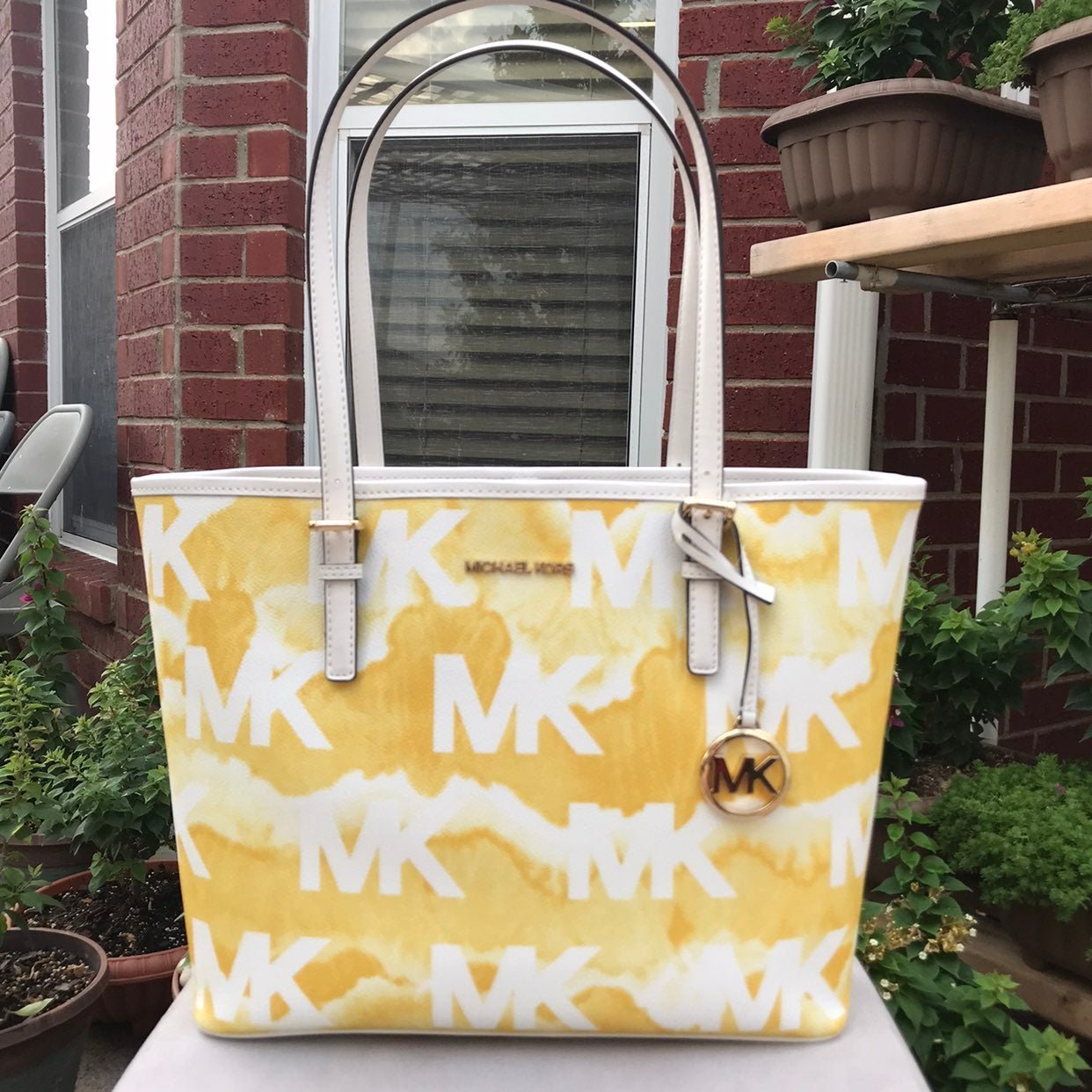 Michael Kors Md Carryall Tote purse