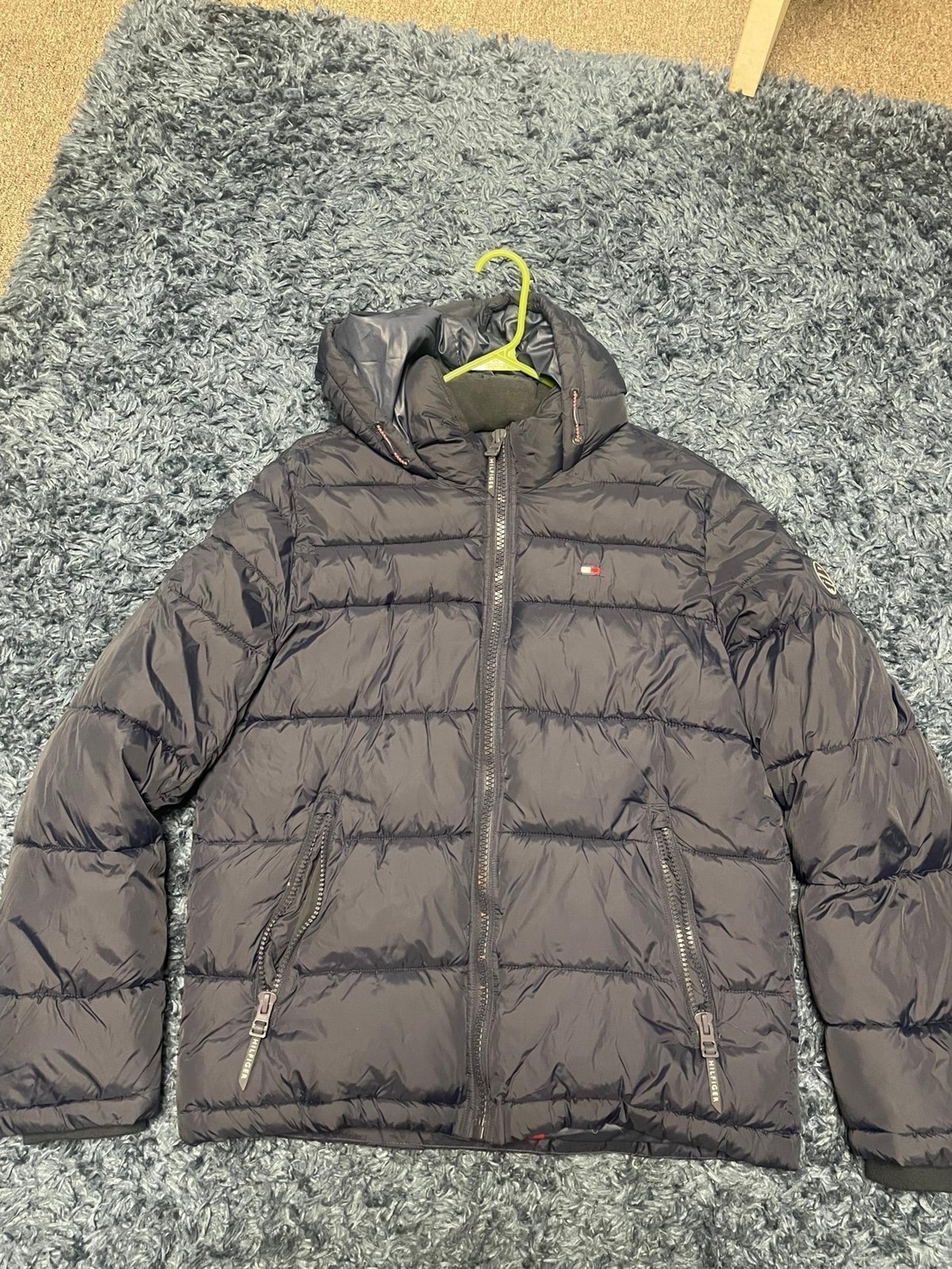 Men’s Tommy Hilfiger Puffer Jacket/Coat Size M Navy Blue