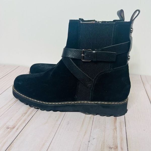 Donald J Pliner Suede Chelsea Boots Black