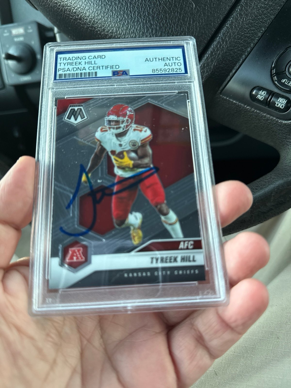 Tyreek Hill 2021 mosaic on card auto PSA/DNA Certified