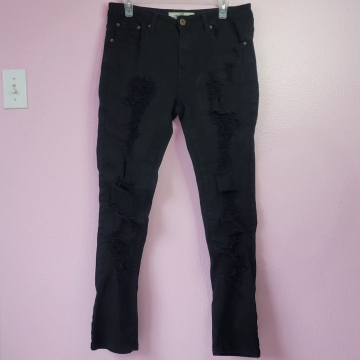 12 AM NATION PREMIUM RIPPED JEANS/SIZE 34-32.