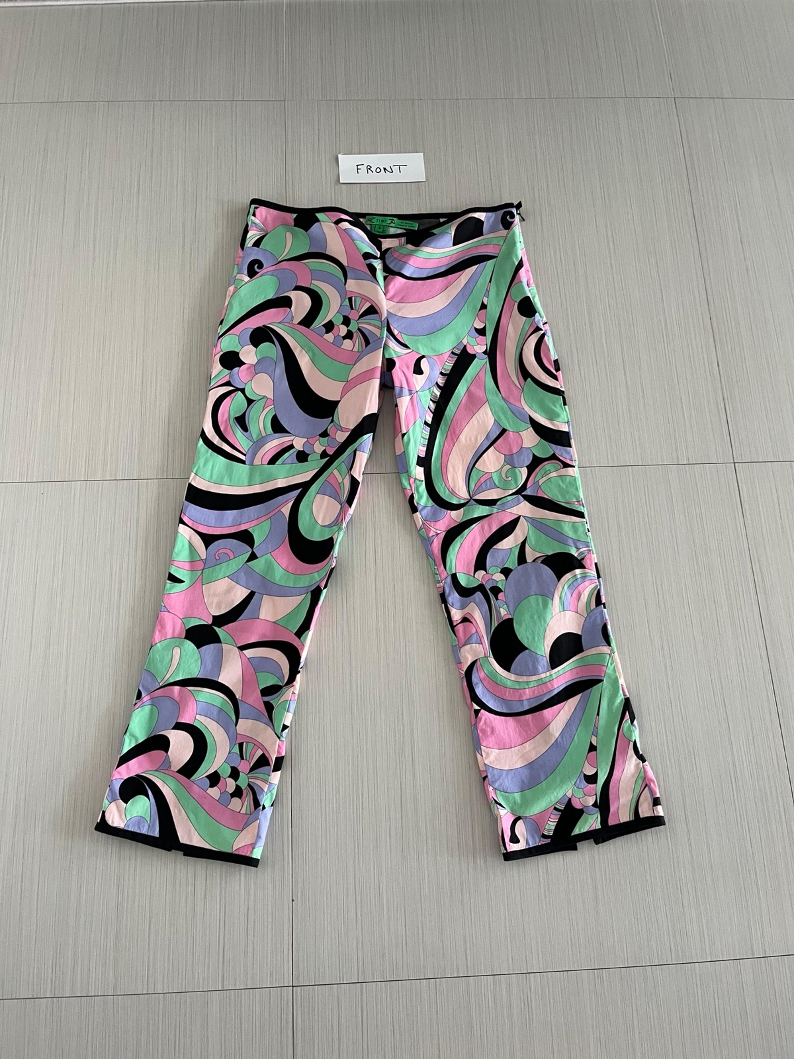 Capri pants