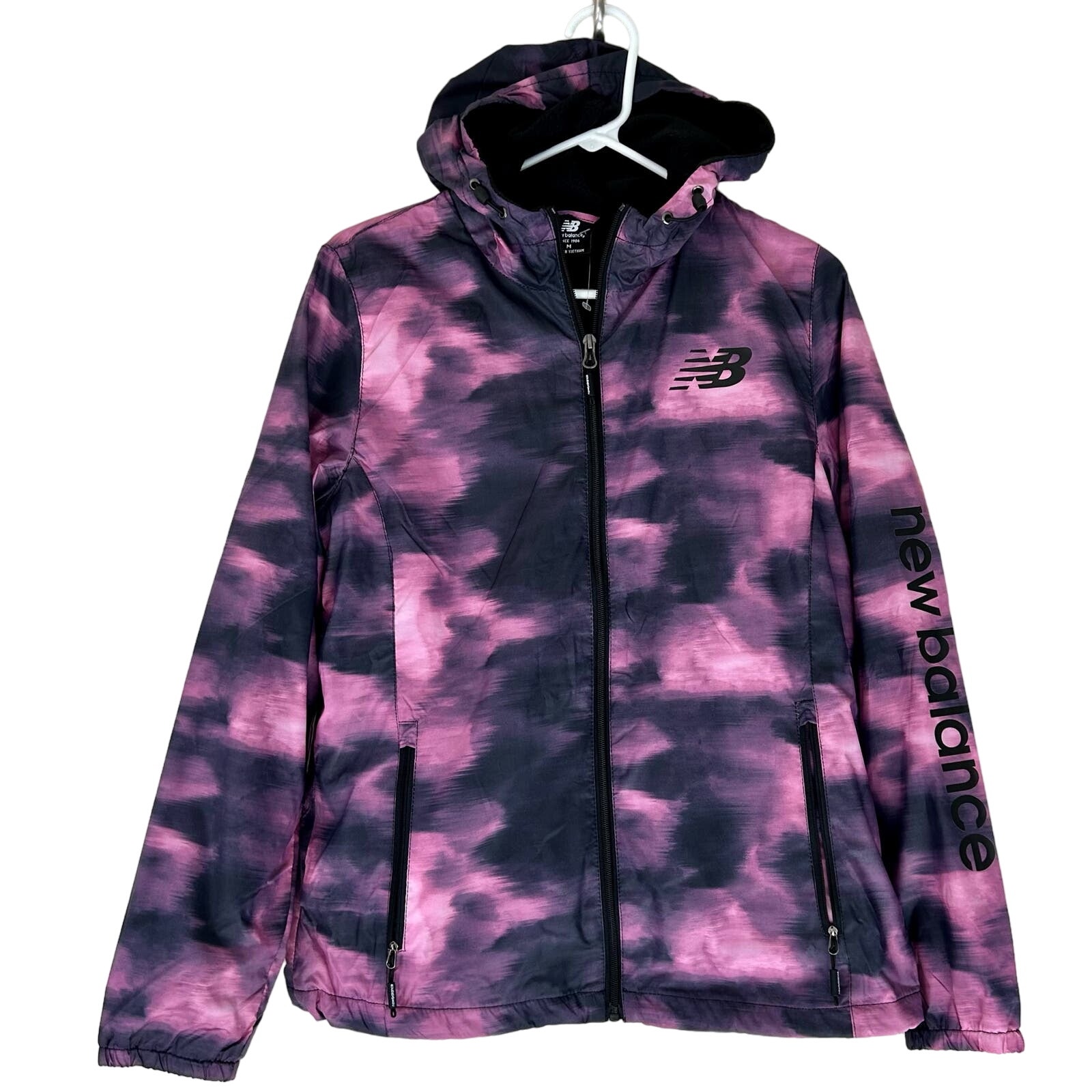 NWT New Balance wind resistant water resistant lightweight fleece lined Medium
