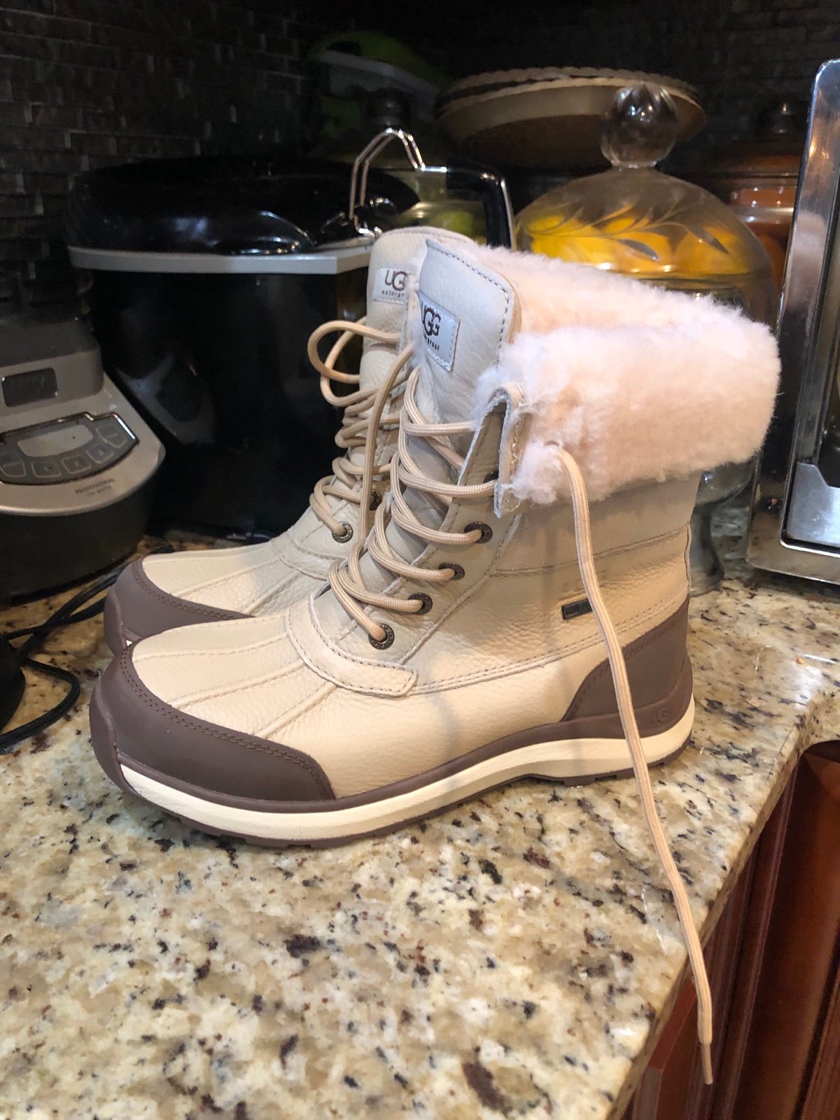 Adirondack Ugg Boots:: NEW
