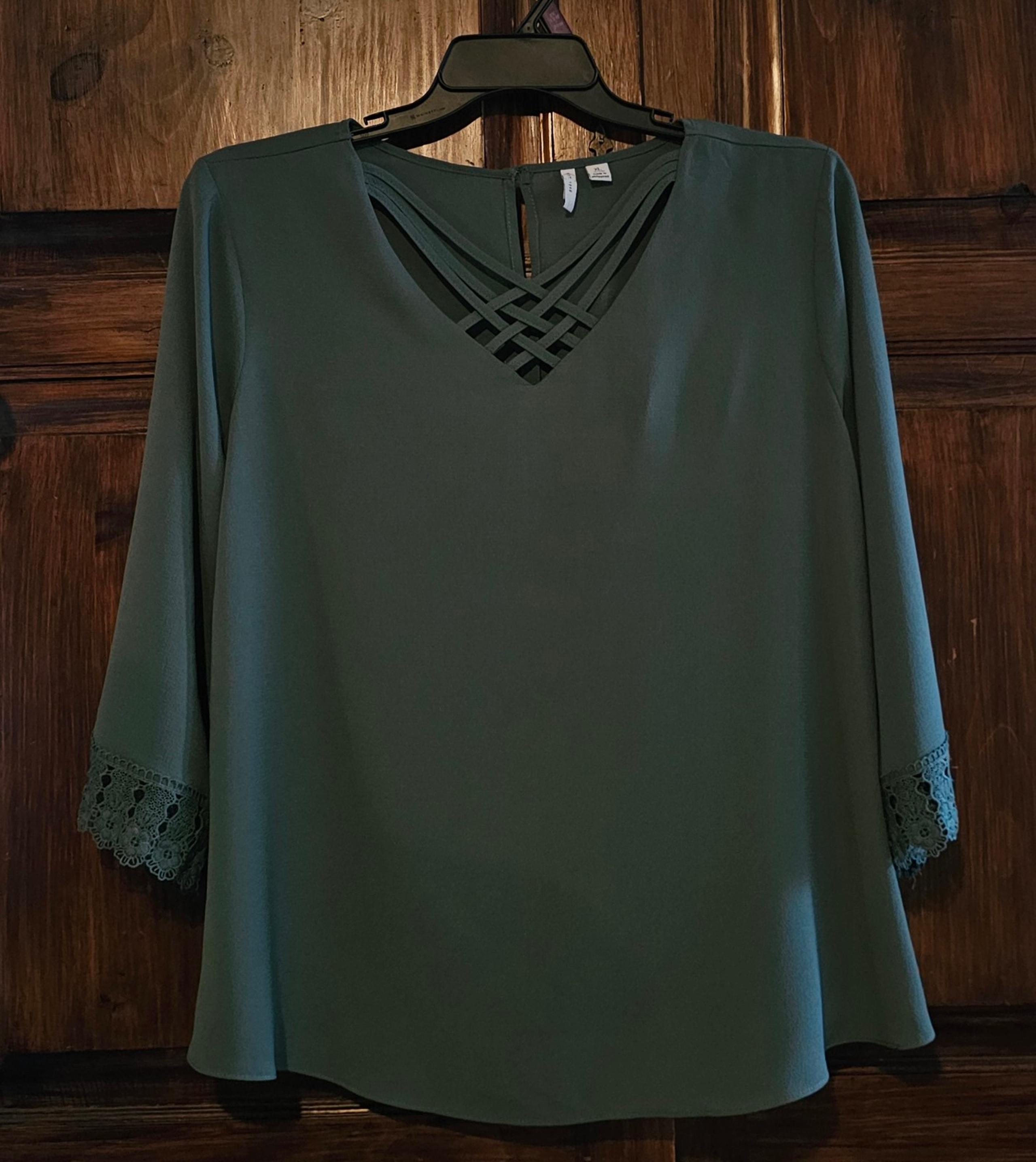 Women's XL shirt by Cato