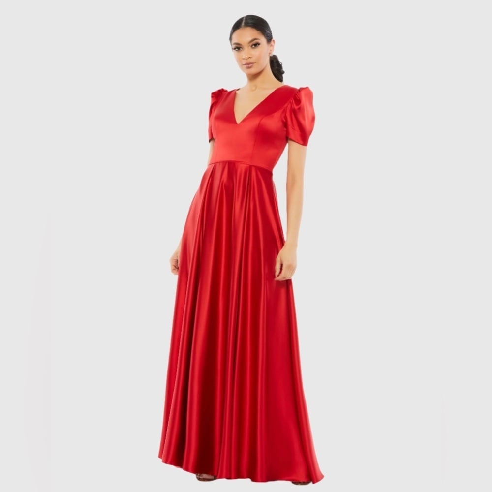 Size 10 IEENA FOR MAC DUGGAL 26606 NWT Puff Sleeve V-Neck Satin Gown